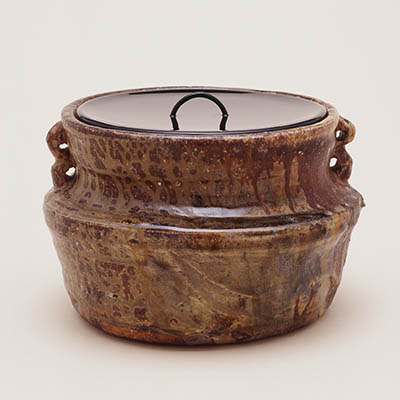 志戸呂 耳付 水指